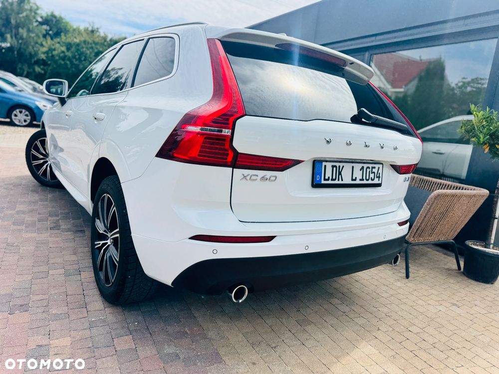 Volvo XC 60 B4 D AWD Geartronic Momentum Pro - 31