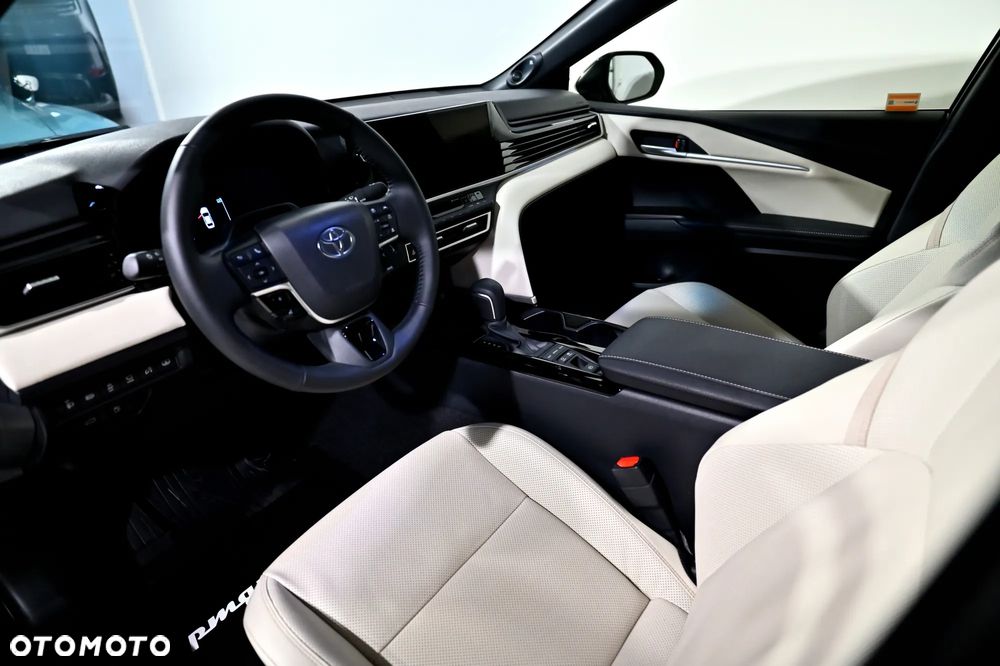 Toyota Camry 2.5 Hybrid Dynamic Force Comfort e-CVT - 11