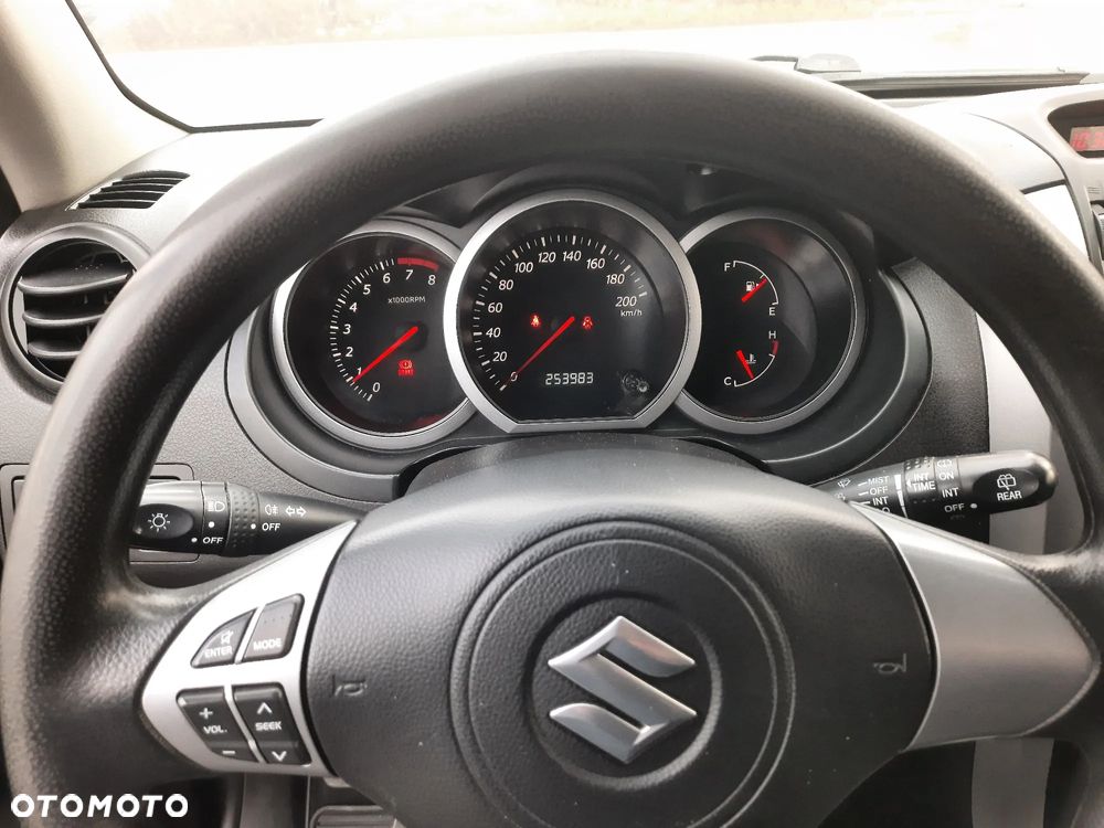 Suzuki Grand Vitara 1.6 Comfort - 11