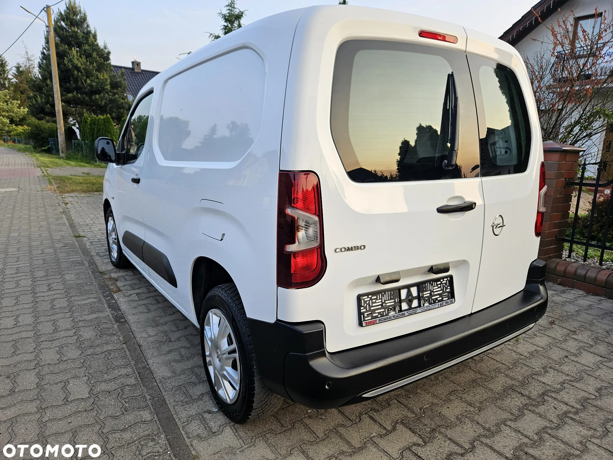 Opel COMBO - 4