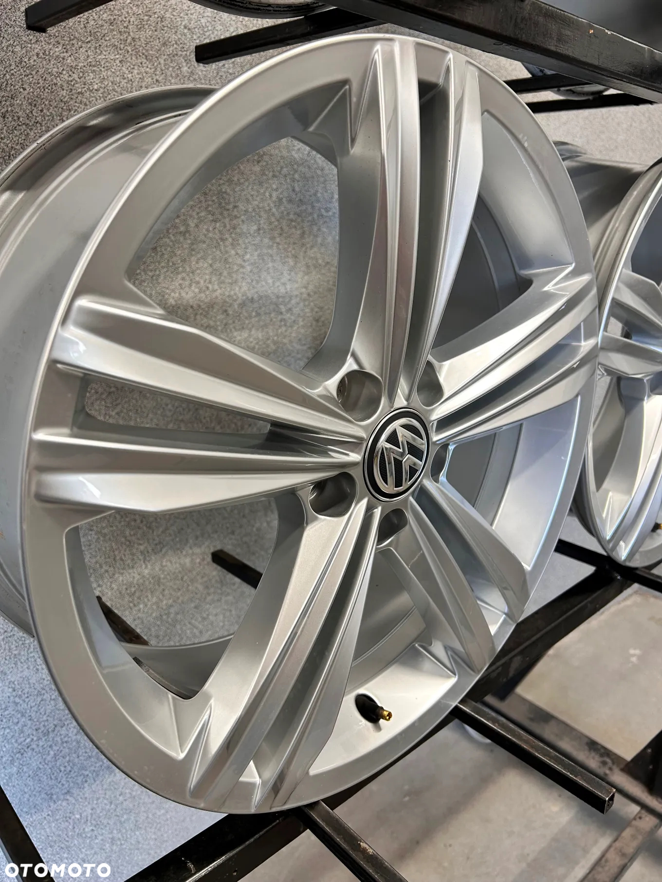 4 FELGI ALU. VW TIGUAN,PASSAT,,CC,T-ROC 18'' 7J ET43 VW: SNA 601025 M - 9