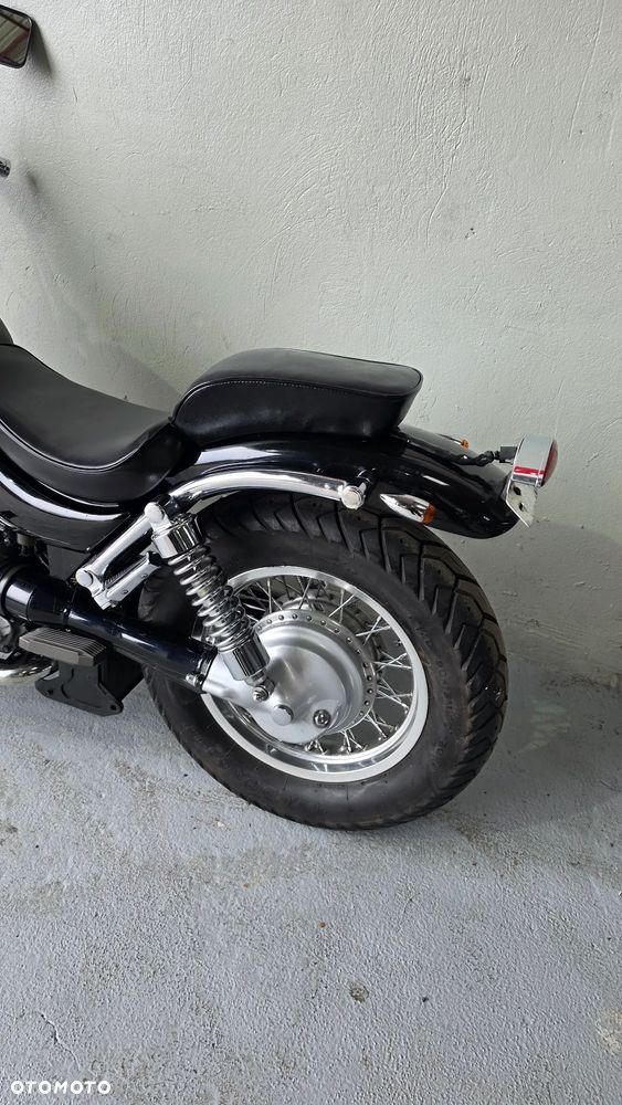 Suzuki Intruder - 12