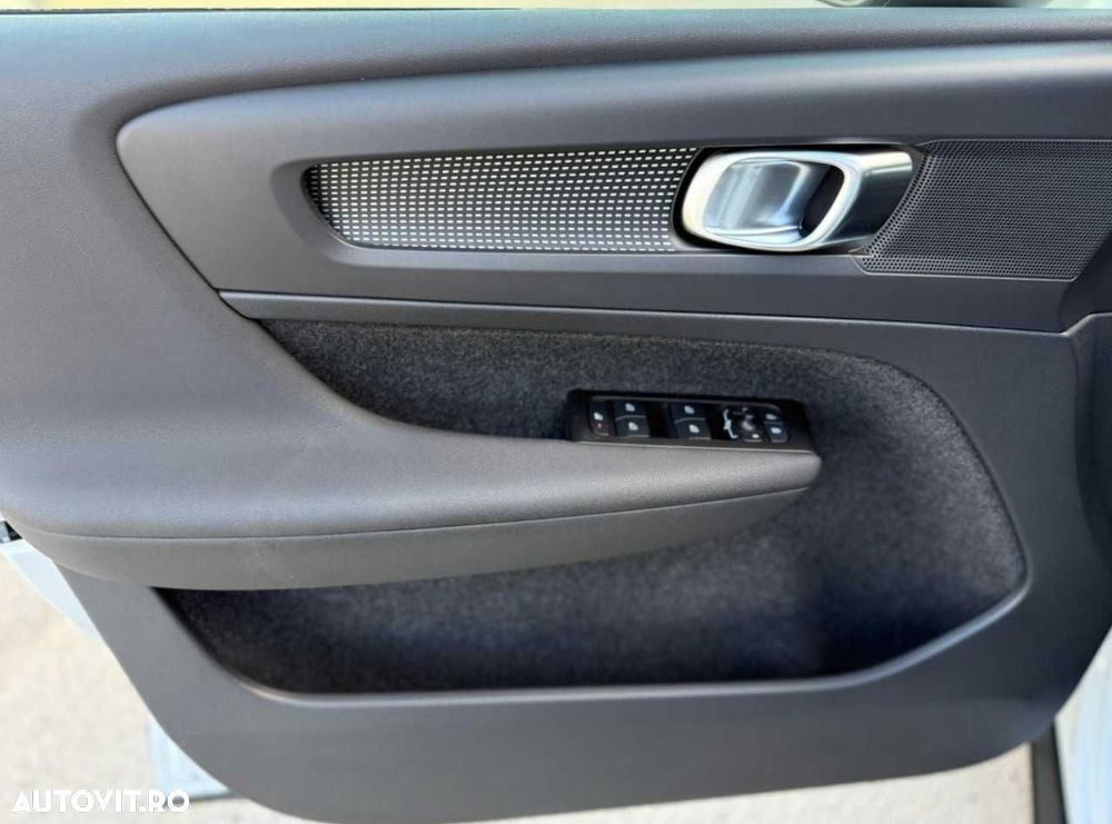 Volvo XC 40 Recharge T5 Twin Engine AT7 R-Design - 16