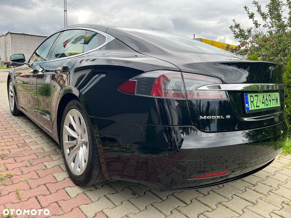Tesla Model S - 13