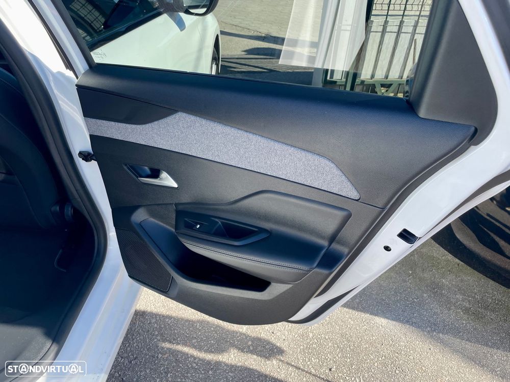 Peugeot 308 SW 1.2 PureTech Allure - 32