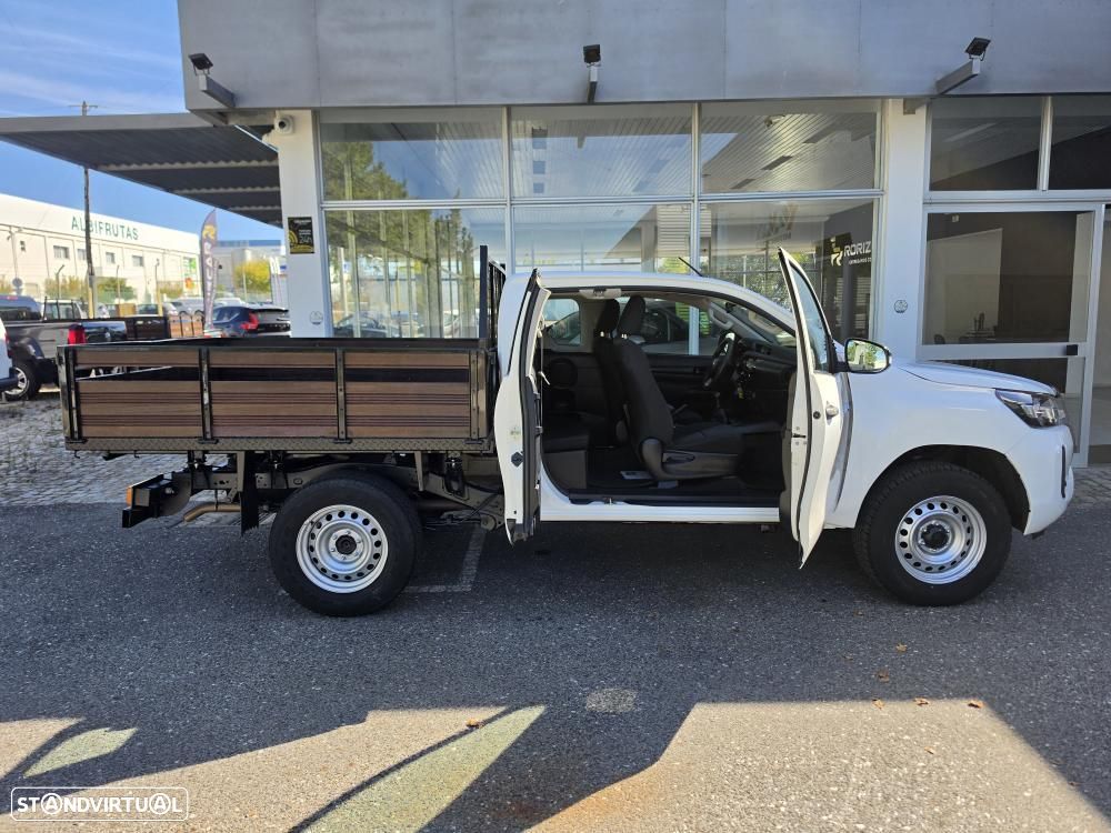 Toyota Hilux 2.4 D-4D 4WD CE 3L - 6