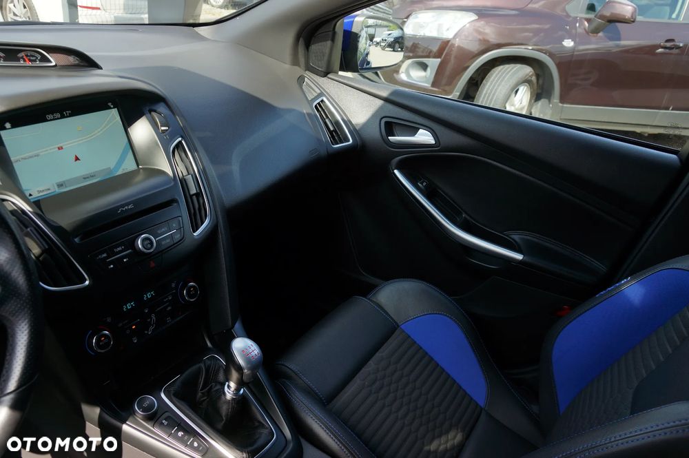 Ford Focus ST - 22