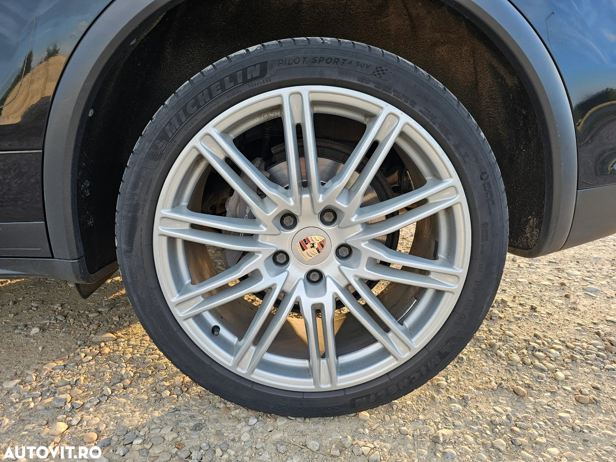 Porsche Cayenne - 4