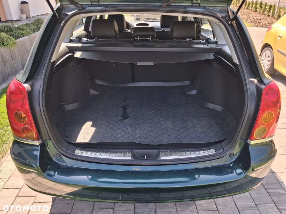 Toyota Avensis 2.0 D-4D Combi - 9