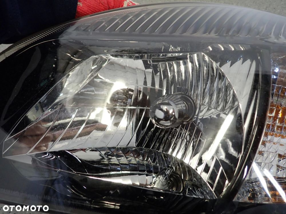 KIA RIO II 10-12 REFLEKTOR LEWY LAMPA PRZEDNIA LEWA - 4