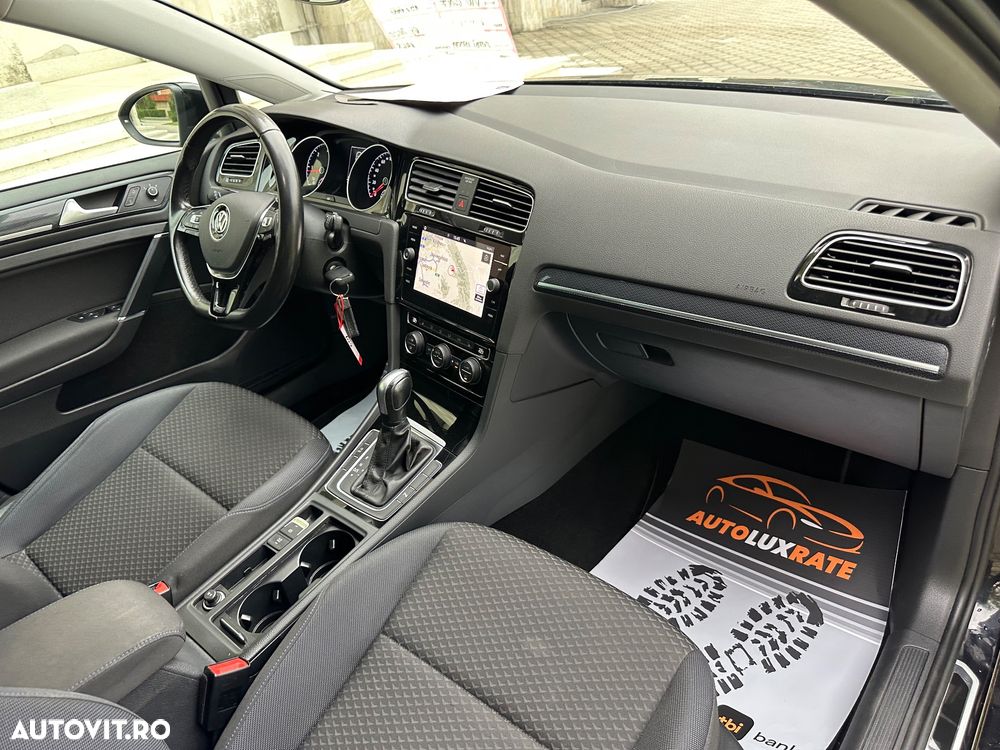 Volkswagen Golf - 36