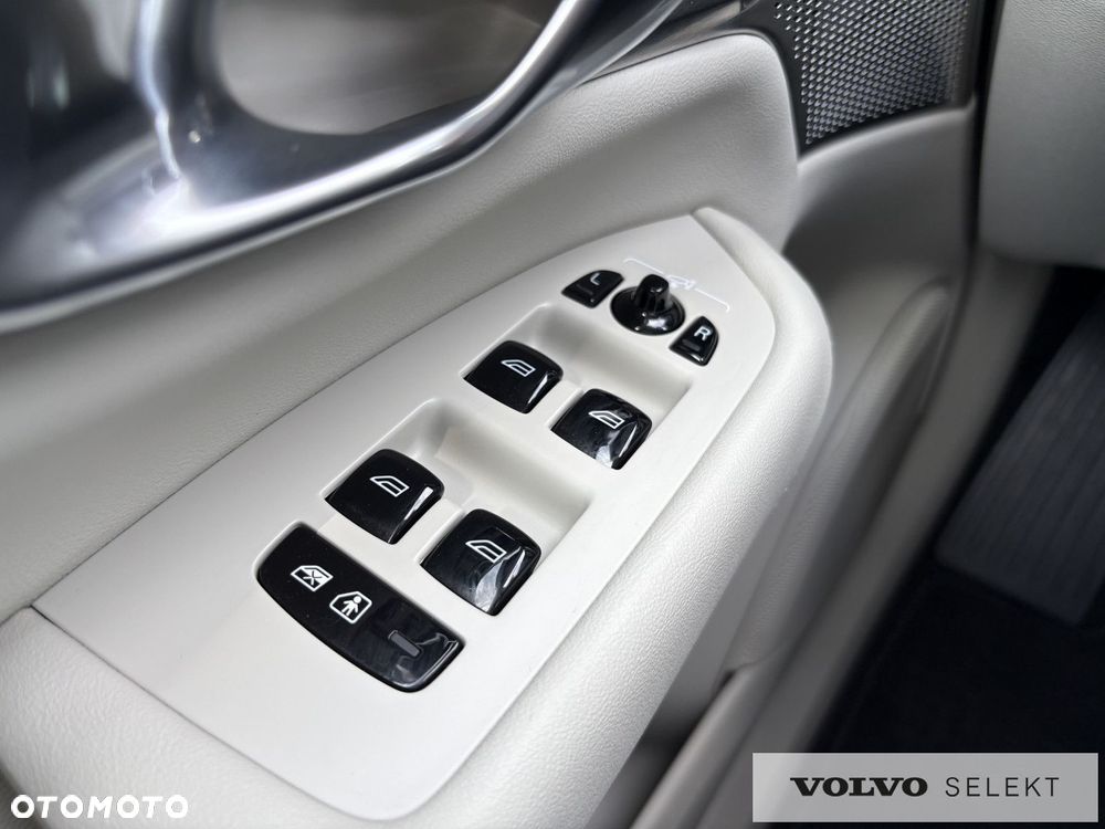 Volvo XC 90 - 23