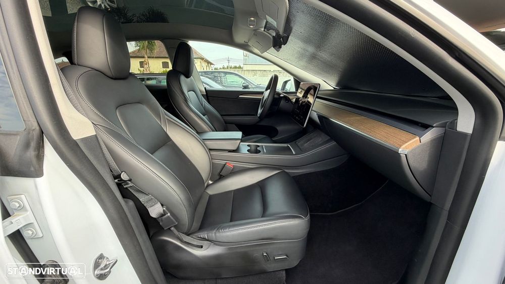 Tesla Model Y Long Range Tração Integral - 21