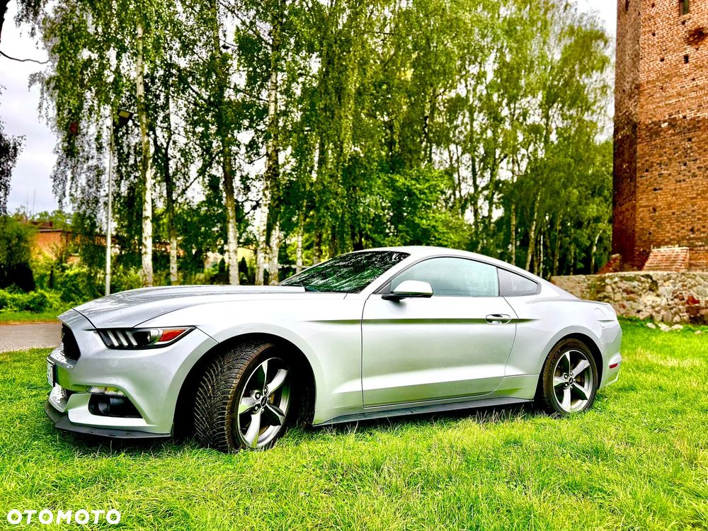 Ford Mustang - 4