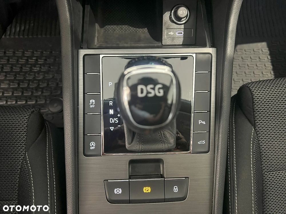 Skoda Superb 2.0 TDI SCR Style DSG - 23