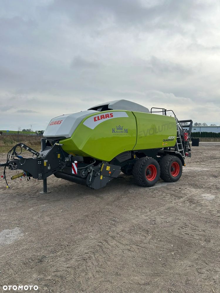 Claas 660 tys netto Claas Quadrant 4200 - 6