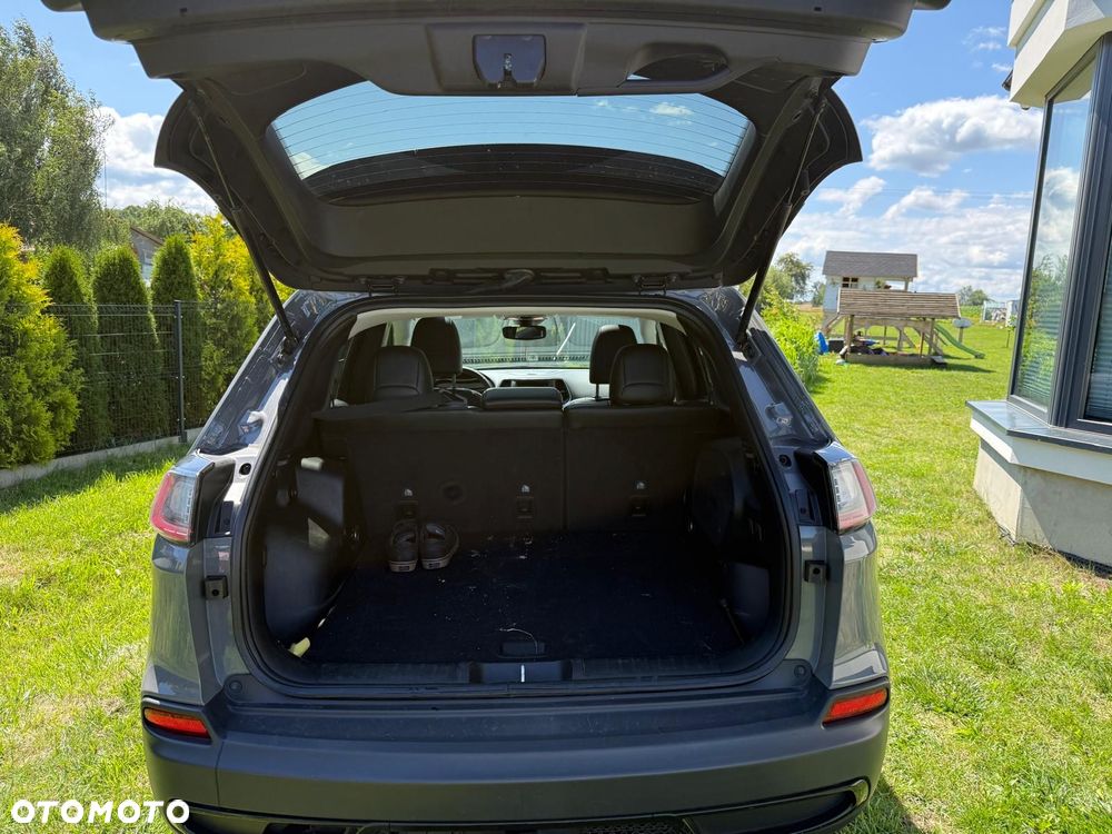 Jeep Cherokee - 12