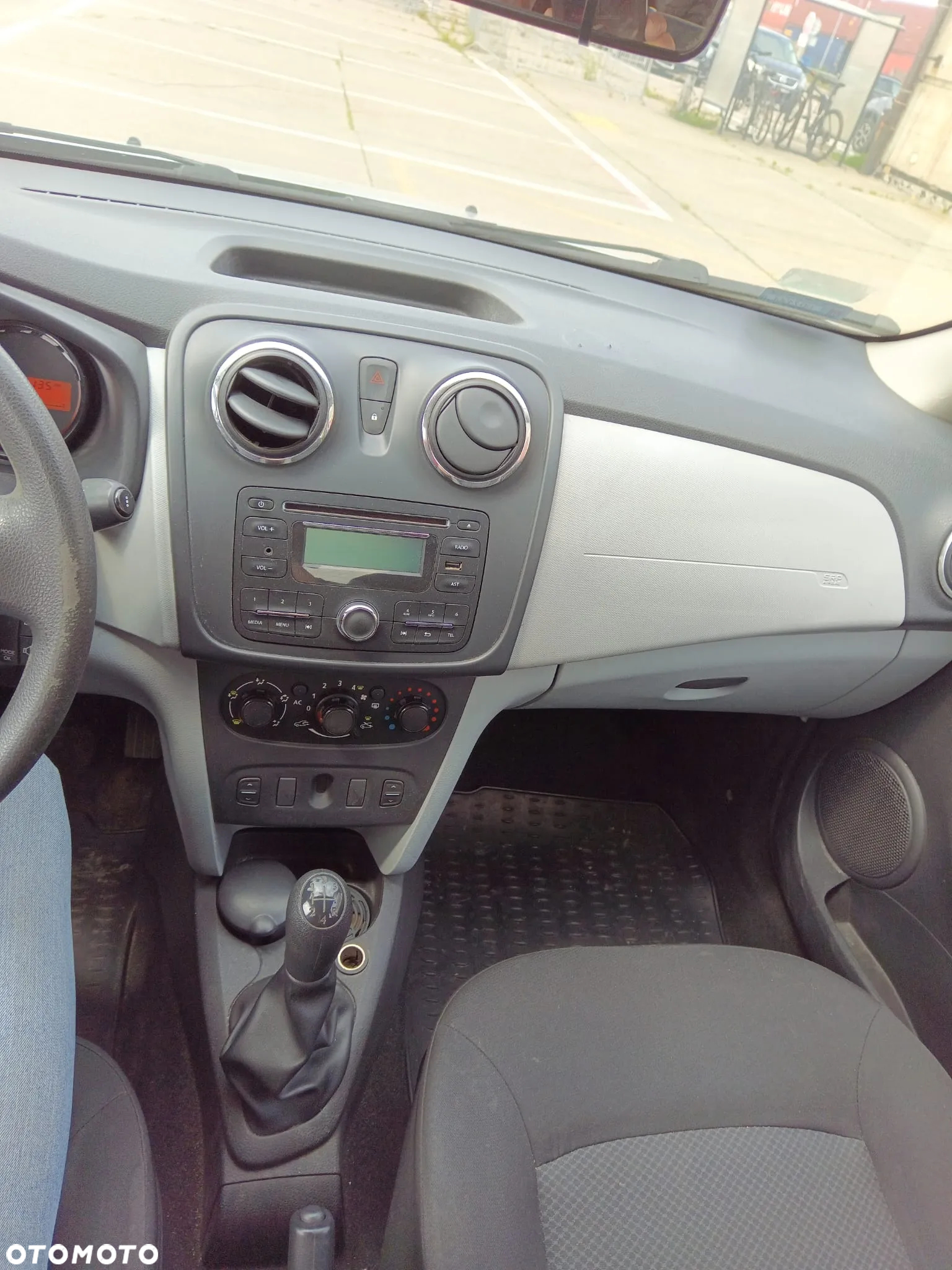 Dacia Sandero 1.2 16V Ambiance - 10