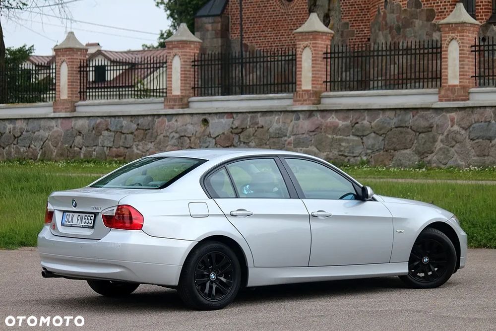 BMW Seria 3 318i Edition Exclusive - 24