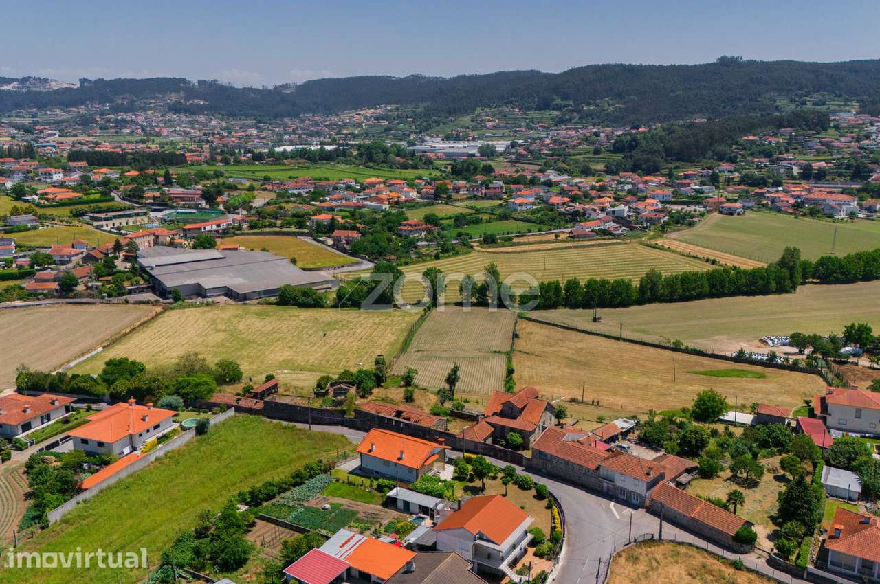 Moradia RUINA Individual e Terreno de 6.000m2 - FAMALICÃO - Grande imagem: 2/29