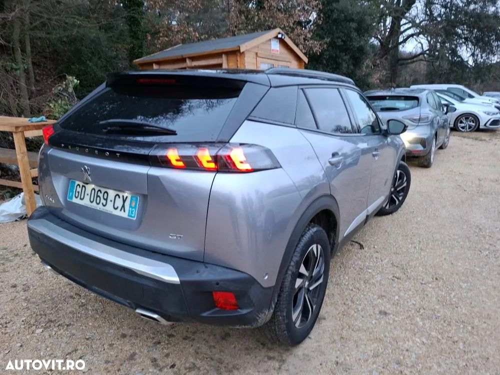 Peugeot 2008 PureTech 130 EAT8 GT - 2