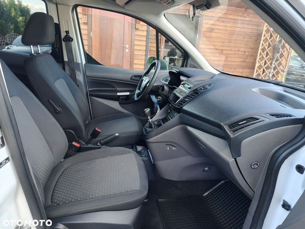 Ford Transit Connect - 19