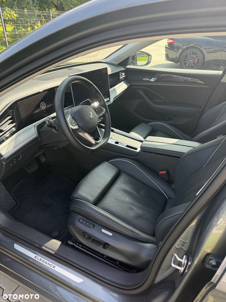 Volkswagen Passat 2.0 TDI EVO Elegance DSG - 2