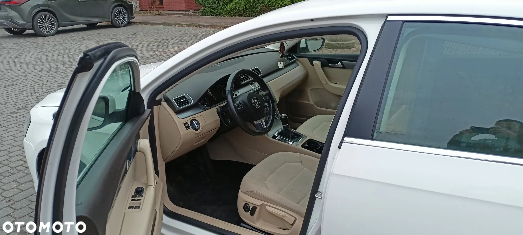 Volkswagen Passat 1.6 TDI Comfortline - 14