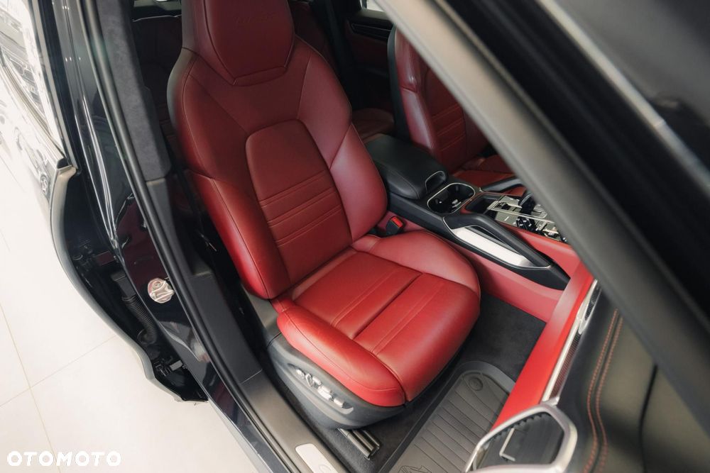 Porsche Cayenne Turbo - 16
