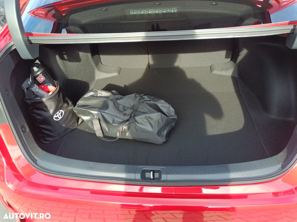 Toyota Corolla 1.8 HEV Dynamic - 10