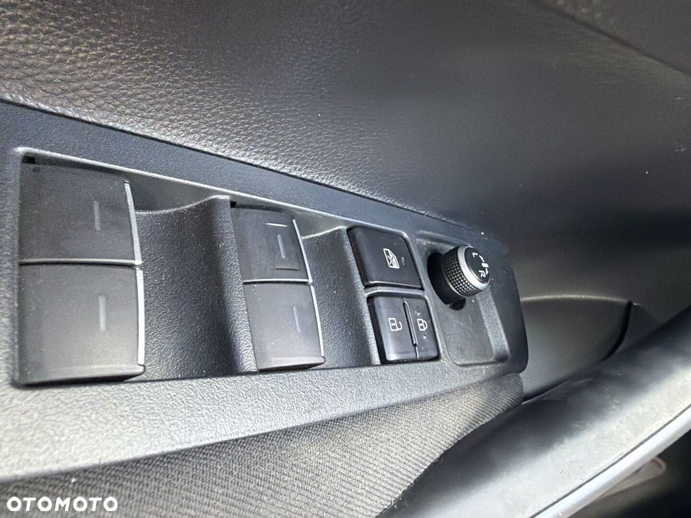 Toyota Corolla - 23