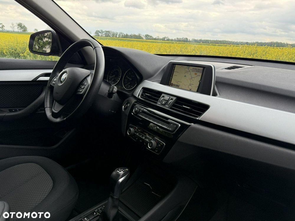 BMW X1 xDrive20i Advantage - 16
