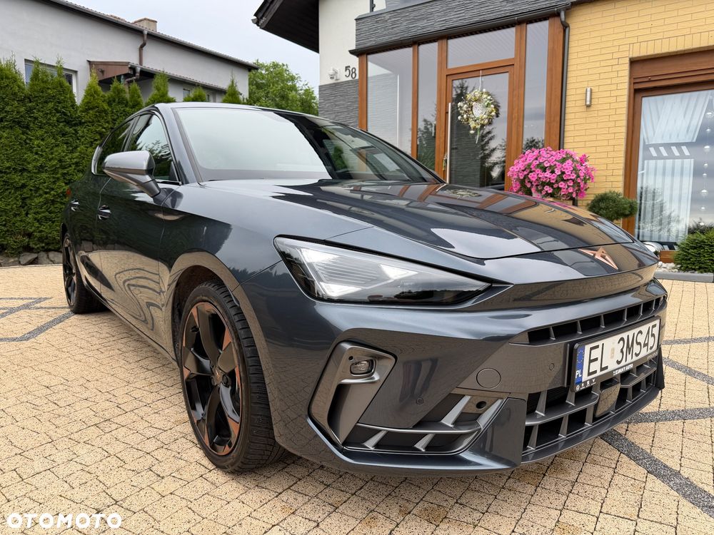 Cupra Leon 1.5 eTSI mHEV Tribe Edition DSG - 1