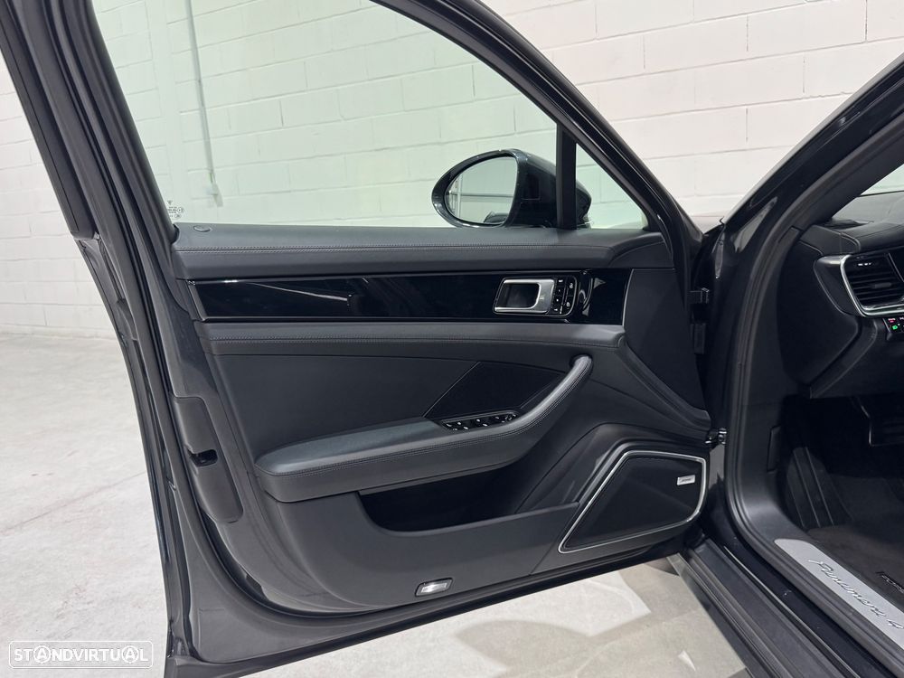 Porsche Panamera Sport Turismo 4 E-Hybrid - 26