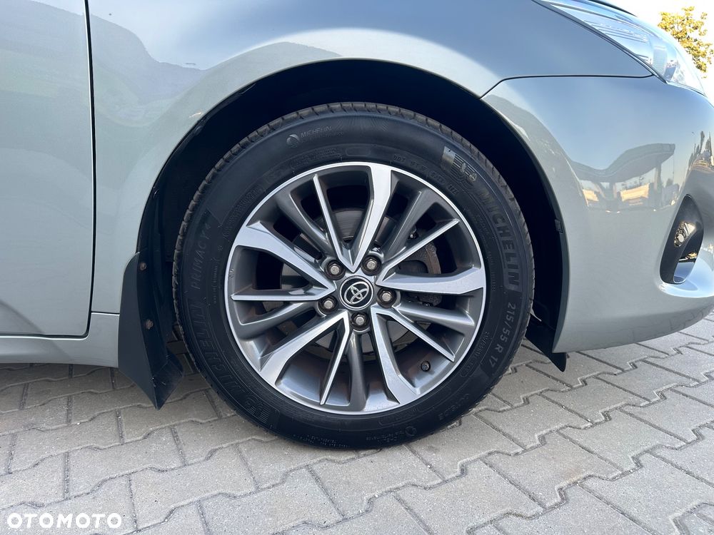 Toyota Avensis Touring Sports 1.8 Comfort - 16