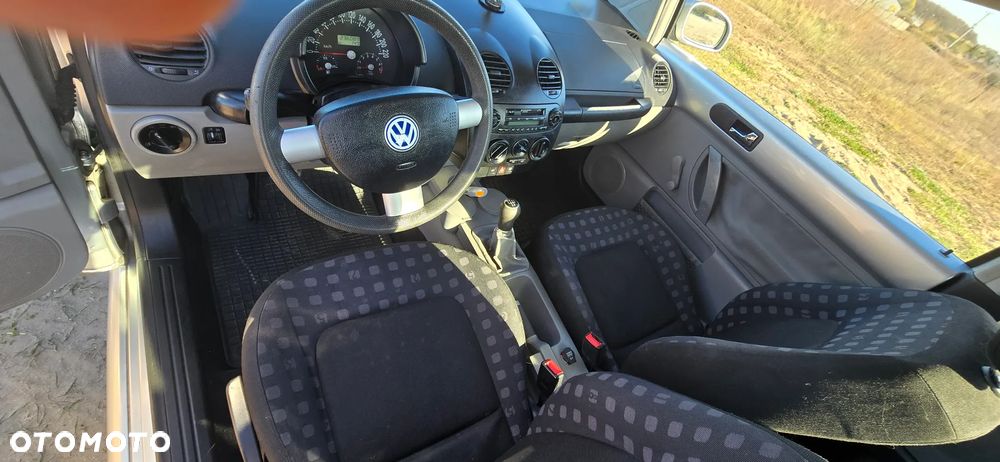 Volkswagen New Beetle - 6