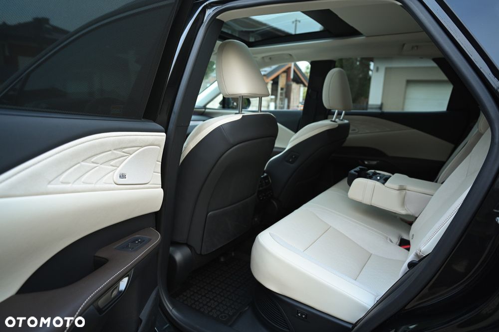 Lexus RX 350h Omotenashi - 10