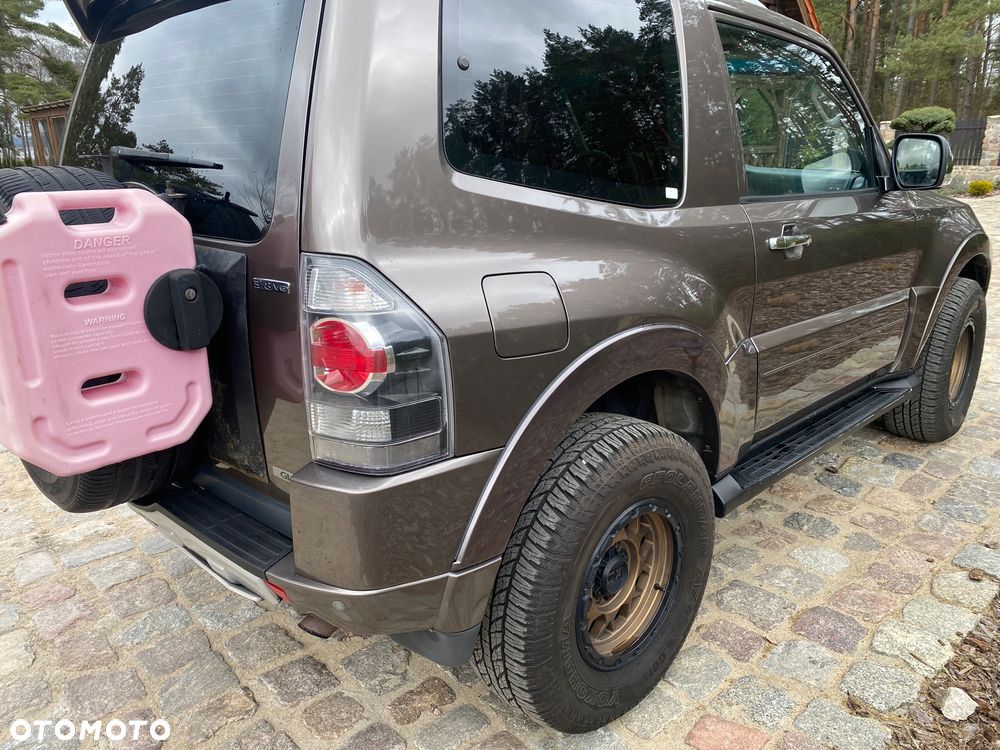 Mitsubishi Pajero - 5