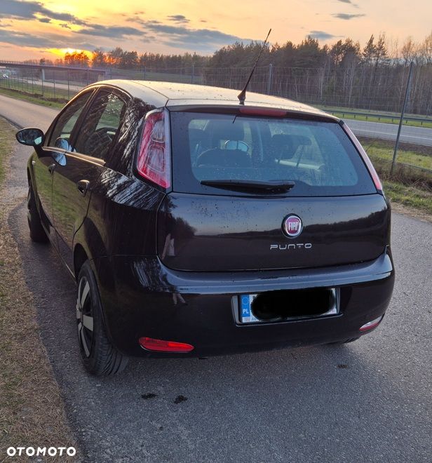 Fiat Punto 1.4 Easy S&S - 3