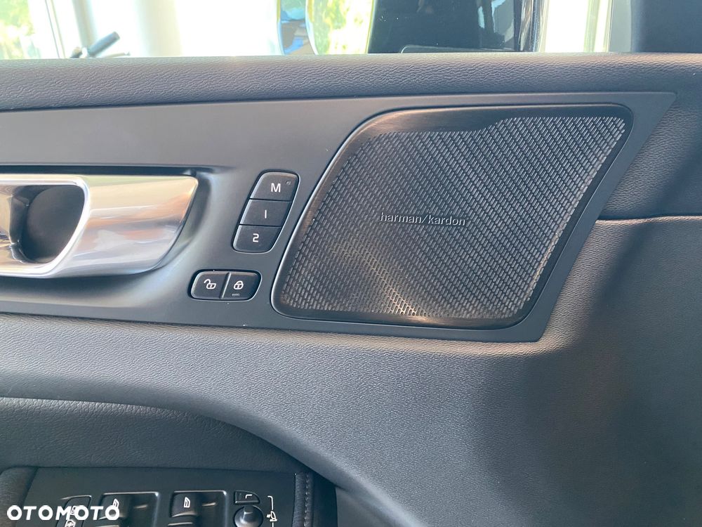 Volvo XC 60 B4 D AWD Inscription - 23