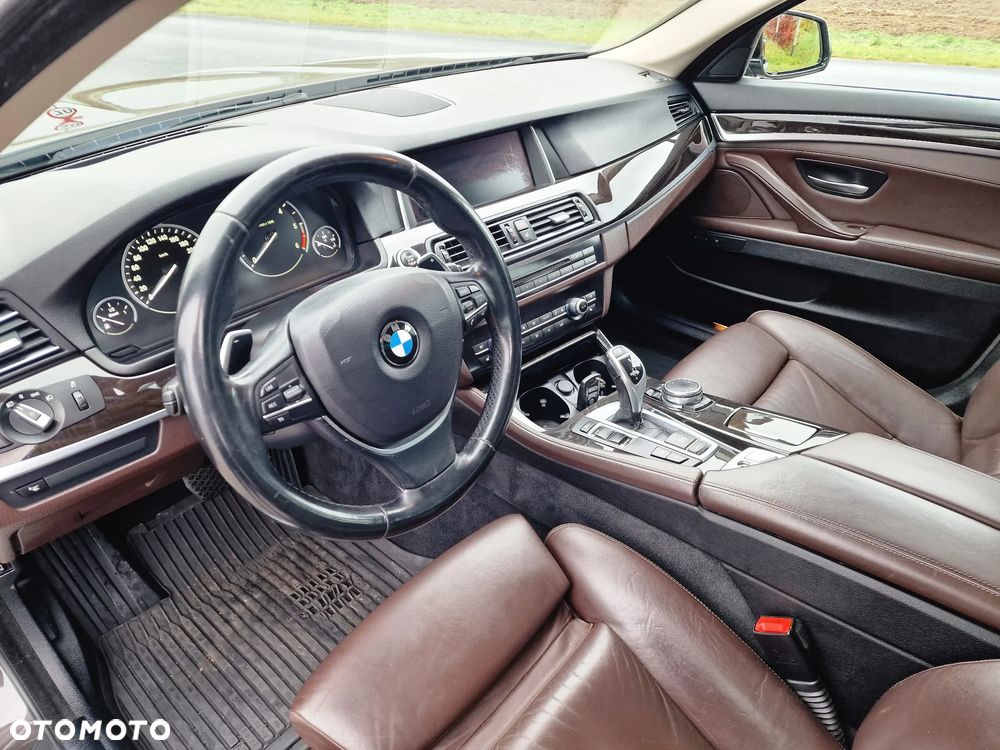 BMW Seria 5 530d xDrive Sport-Aut Luxury Line - 19