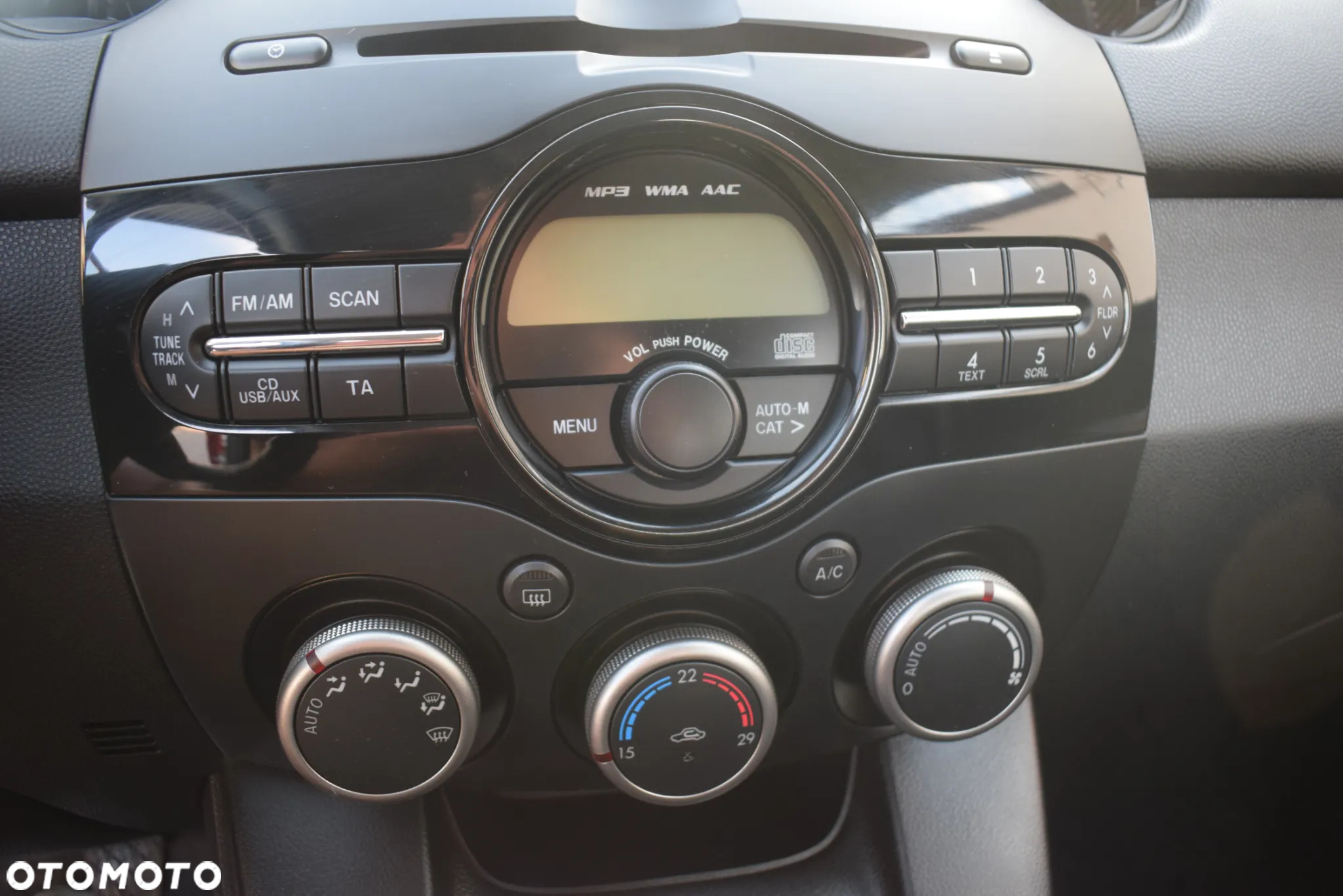 Mazda 2 1.3 Exclusive - 10