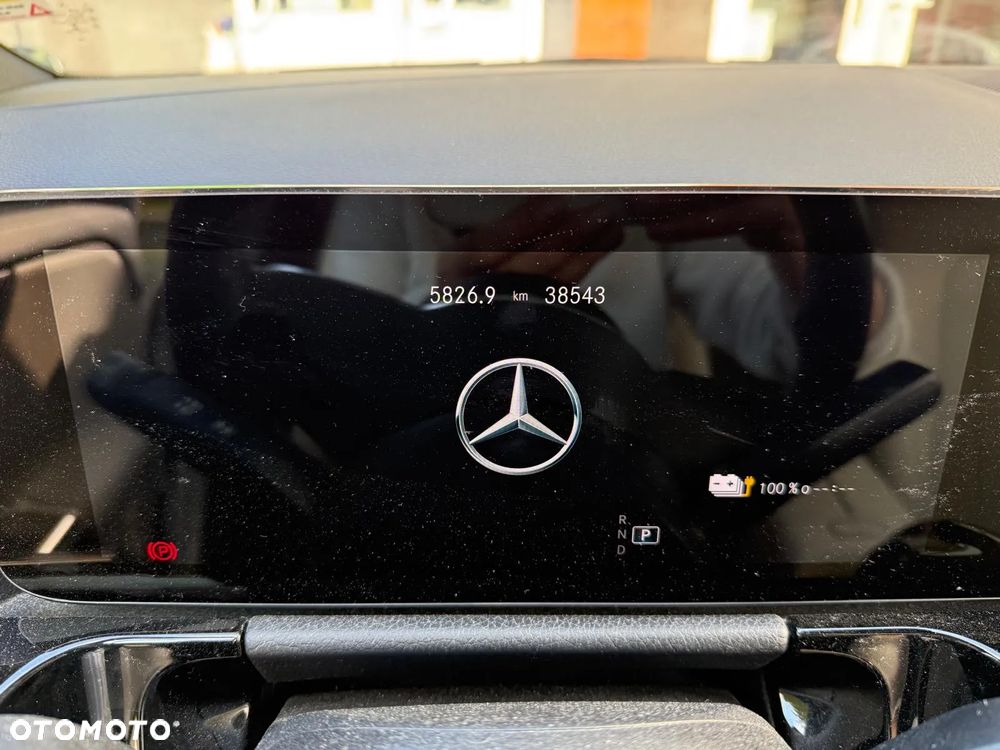 Mercedes-Benz GLA - 32