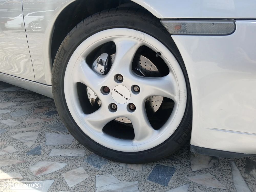 Porsche 911 Série F - 15