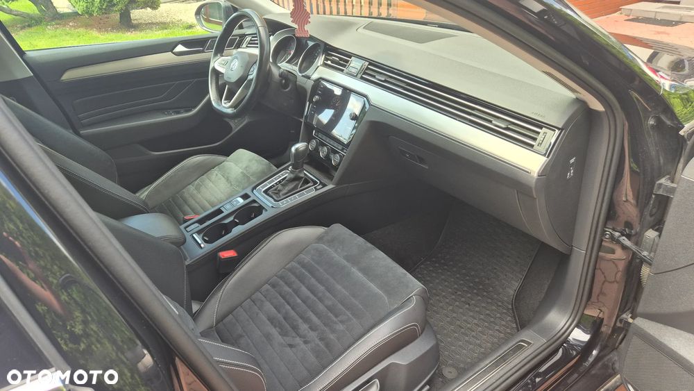 Volkswagen Passat 2.0 TDI Elegance DSG - 9