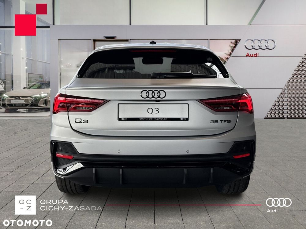 Audi Q3 Sportback - 12