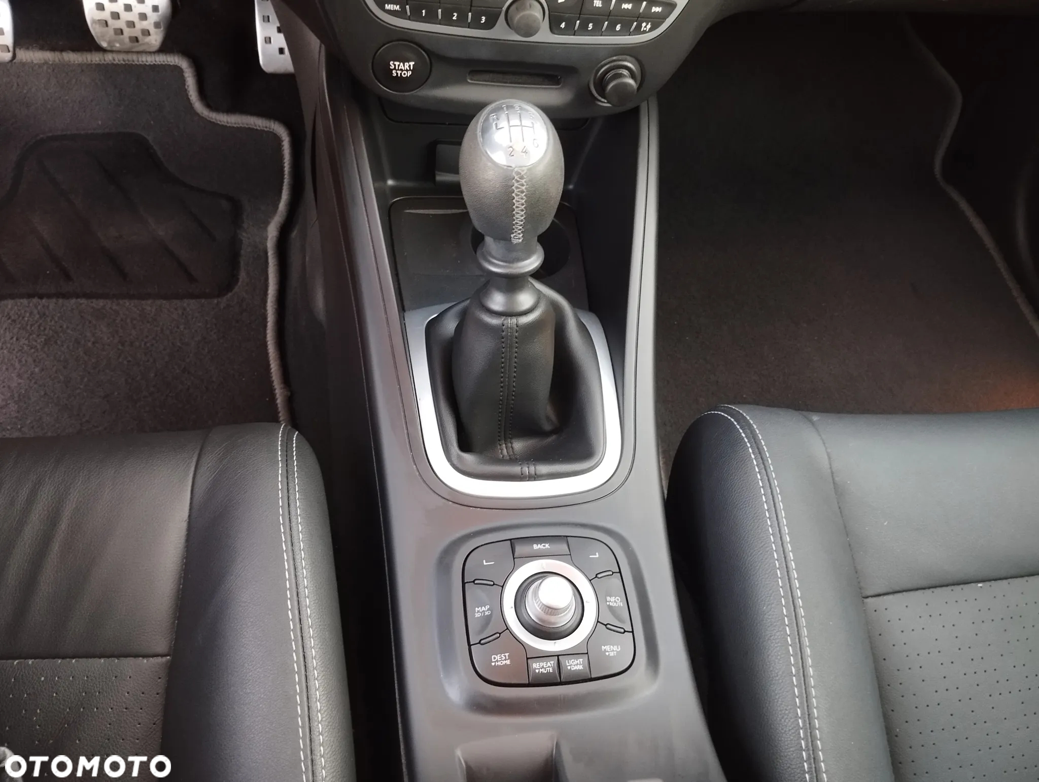 Renault Megane TCe 180 GT - 24