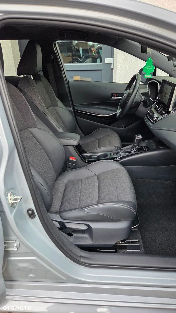 Toyota Corolla 1.8 Hybrid Executive - 24