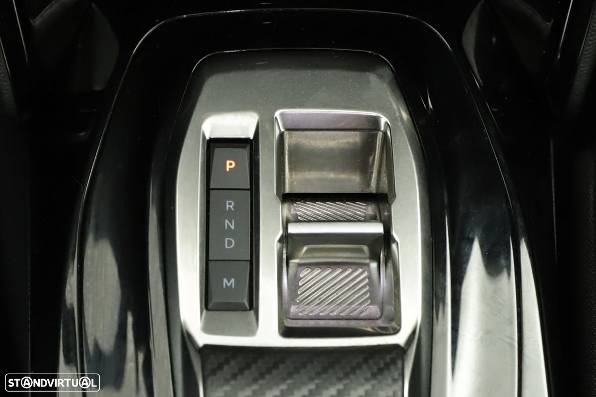 Peugeot 2008 1.2 PureTech Allure EAT8 - 13