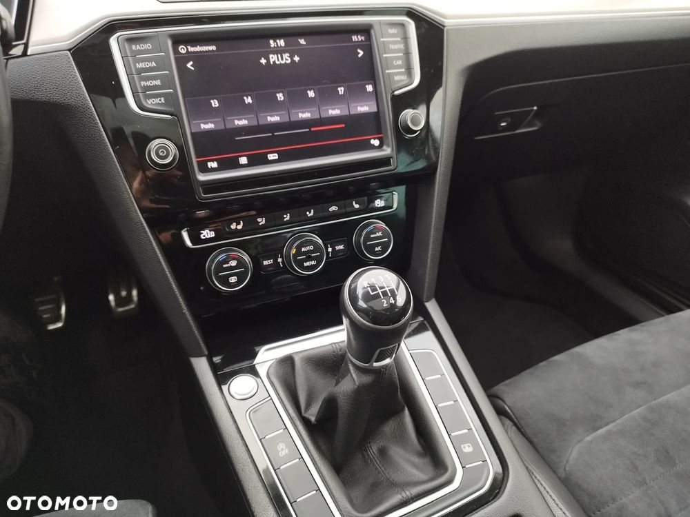 Volkswagen Passat 2.0 TDI (BlueMotion Technology) Highline - 23